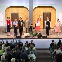 Heinolan kesäteatterin lumoissa – Kaikkien aikojen farssi