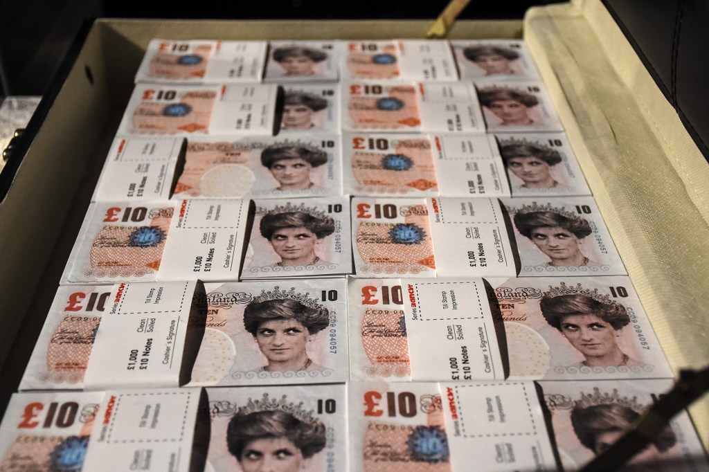 Di-Faced Tenner - Mystery of Banksy, Turku