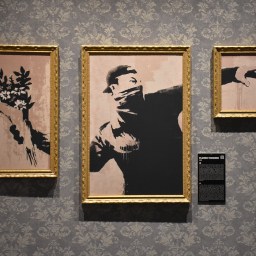 The Mystery of Banksy – Perheen kanssa Turun Banksy-näyttelyssä